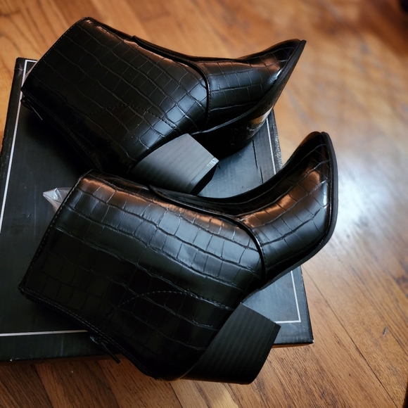 SALE - Qupid Austin Croc Embossed Black Booties - Picture 3 of 7